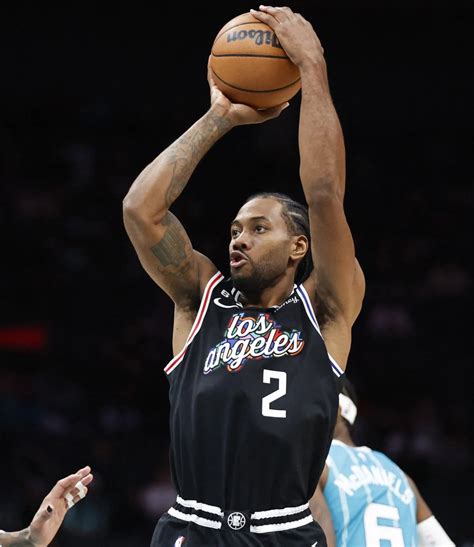 kawhi leonard points tonight.